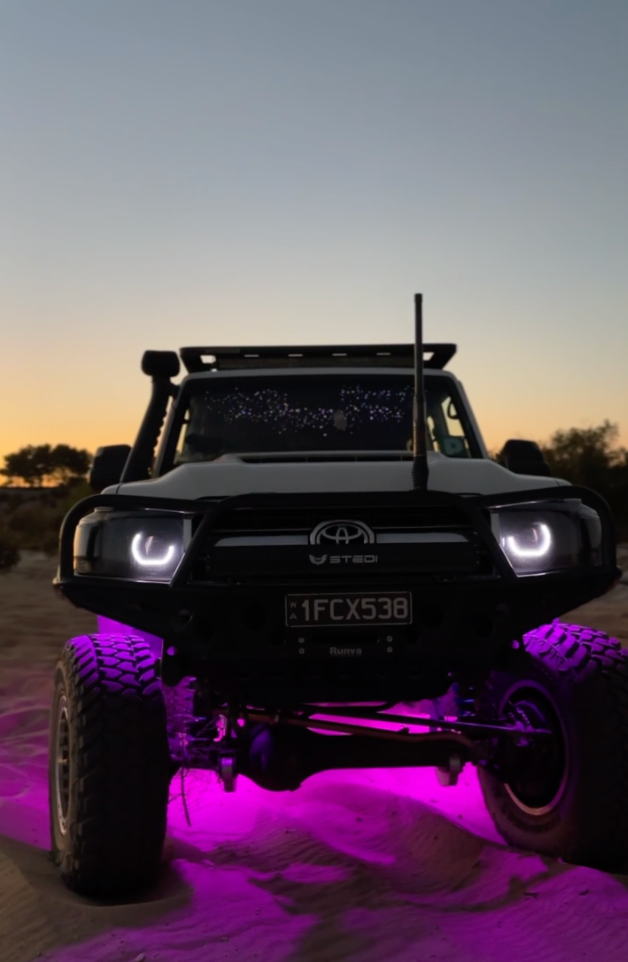 RGB Chasing Rock Lights 8